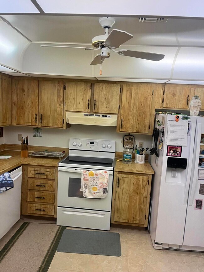 Building Photo - 1030 Pheasant Run Dr