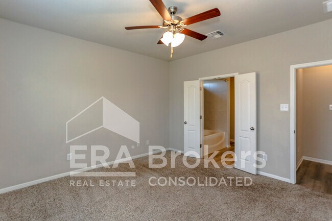 Building Photo - 1236 Grand Oak Trl