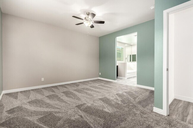 Building Photo - 1035 Carlsbad Dr