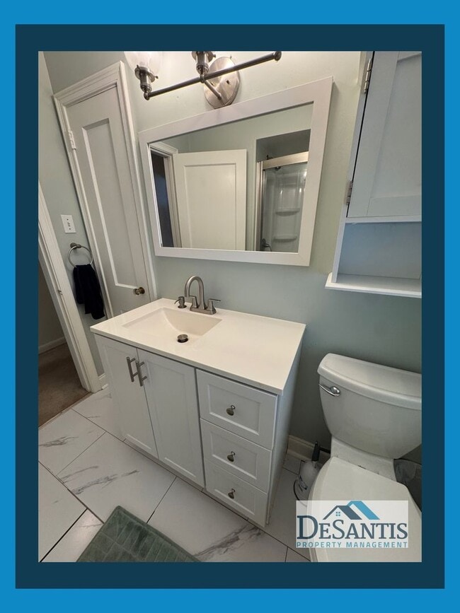 Building Photo - Charming 2-Bedroom Home with Private Backy...