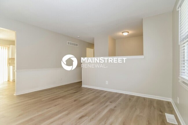 Building Photo - 3 Bedroom Pet-Friendly Home in OLATHE, KS with Main Street Renewal