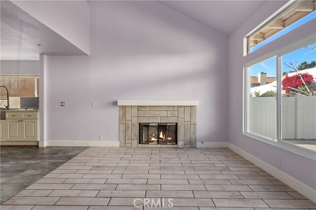 Building Photo - 3327 Deaver Dr