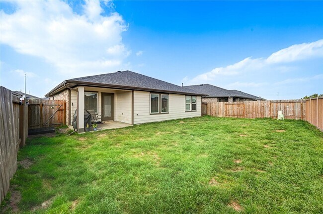 Building Photo - 29919 Reagans Rnch Dr
