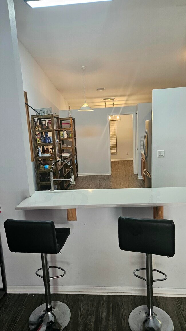 Building Photo - 9024 100th Ct
