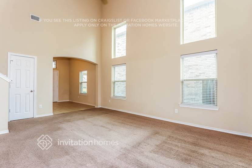 Building Photo - 5548 Thunder Bay Dr