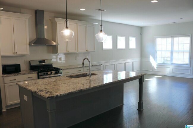 Building Photo - 661 Tiger Trl