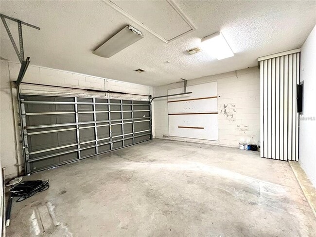 Building Photo - 16708 Glenbrook Blvd