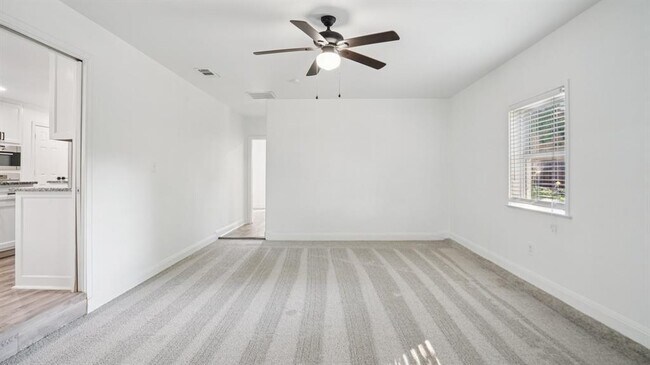 Building Photo - 3855 Crest Cove Cir