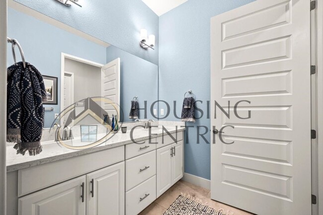 Building Photo - STUNNING Single Story Home with a Resort S...