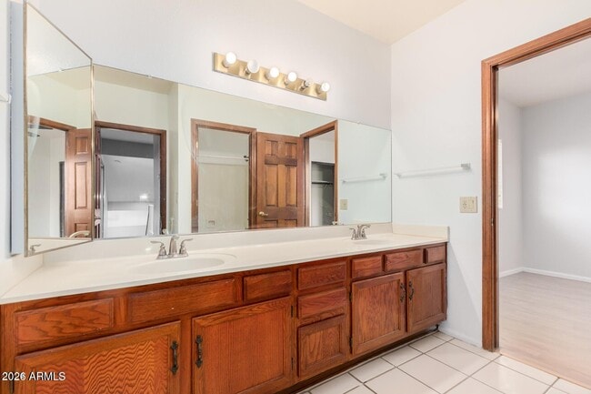Building Photo - 3706 N Wintergreen Way