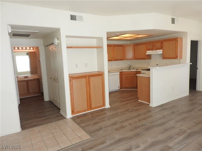 Building Photo - 9470 Peace Way