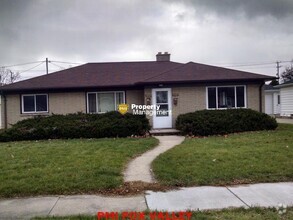 Building Photo - Cozy 2 Bedroom Ranch Duplex