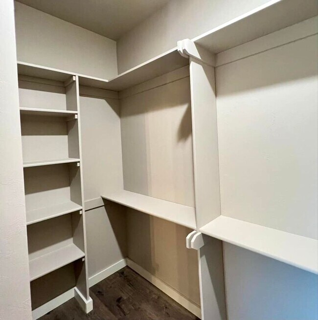 Building Photo - 818 Mill Run