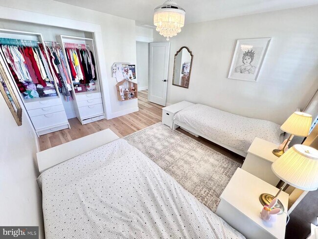 Building Photo - 15 River Oak Dr