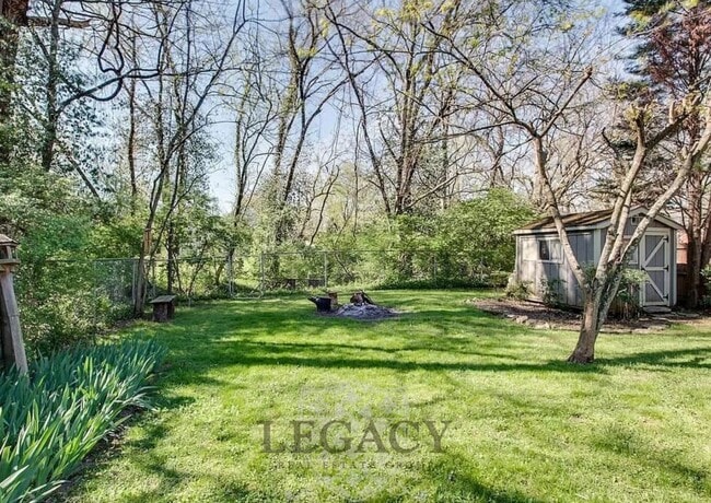 Building Photo - 1101C Biltmore Dr