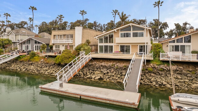 Building Photo - 2957 Seaview Ave