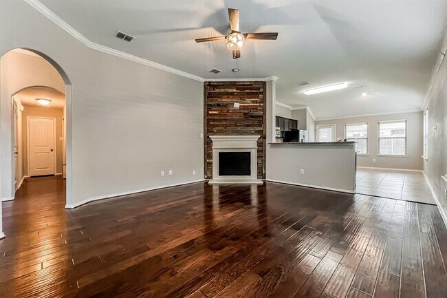 Building Photo - 255 Callaghan Dr