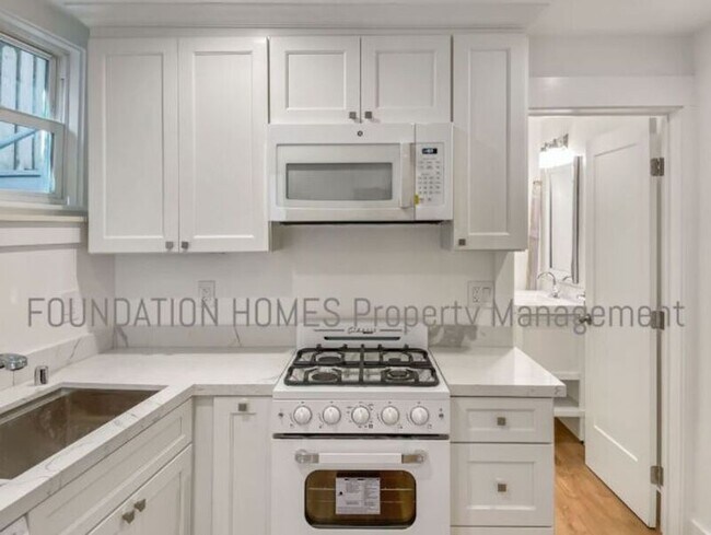 Building Photo - 14 Princess Ln