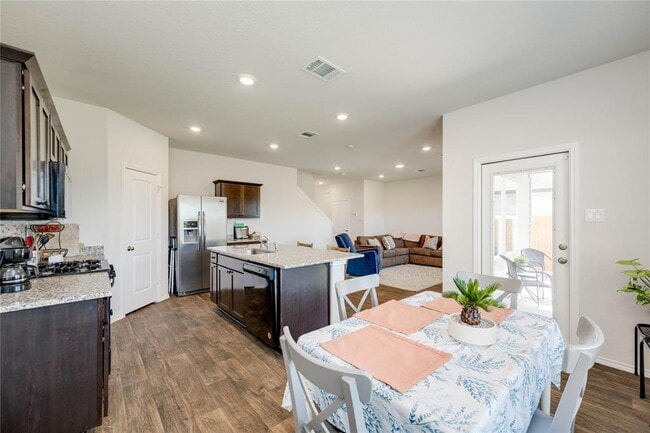 Building Photo - 216 Skipping Stone Ln