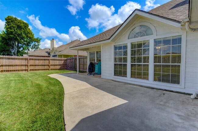 Building Photo - 1411 Pine Mills Dr