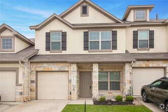 Building Photo - Charming 3-Bedroom Townhome in South Austi...