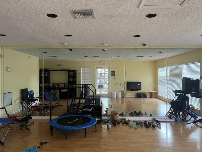 Building Photo - 2500 Winding Creek Blvd