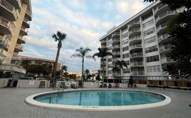 Building Photo - 16740 NE 9th Ave