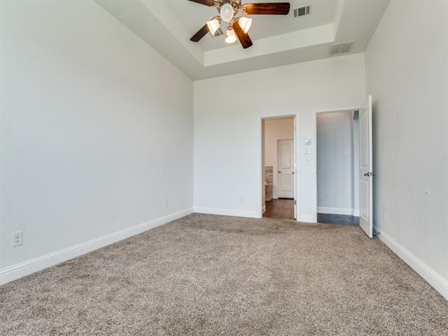 Building Photo - 2523 Linwood Dr