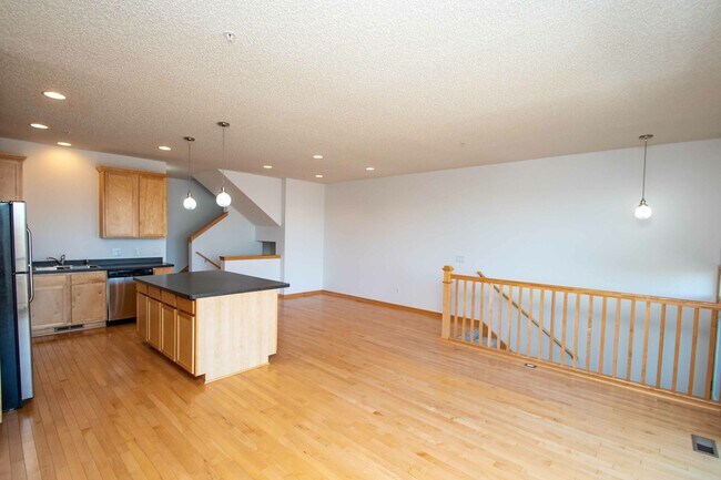 Building Photo - 4665 Victor Path