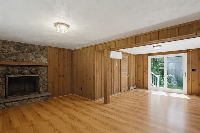 Building Photo - 37 Woodbury Rd