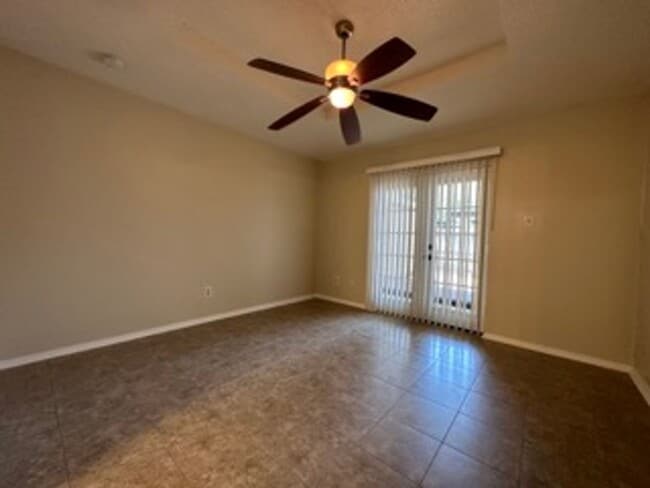 Building Photo - 5812 Falcon Crest Dr 76017