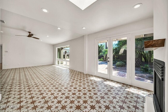 Building Photo - 4531 E Quartz Mountain Rd