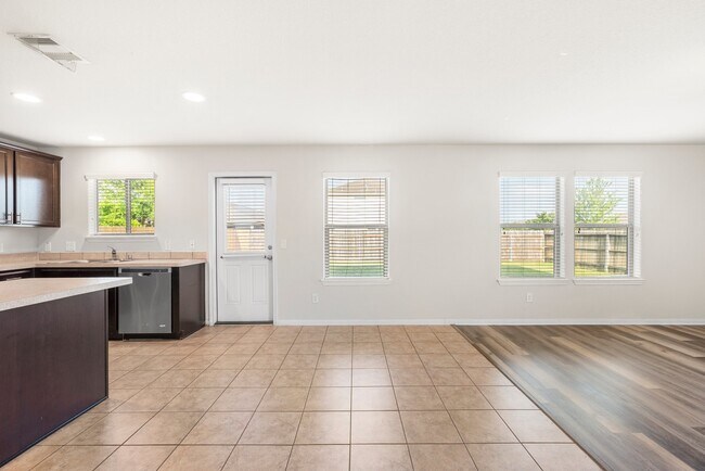 Building Photo - 15406 Grand Sage Dr