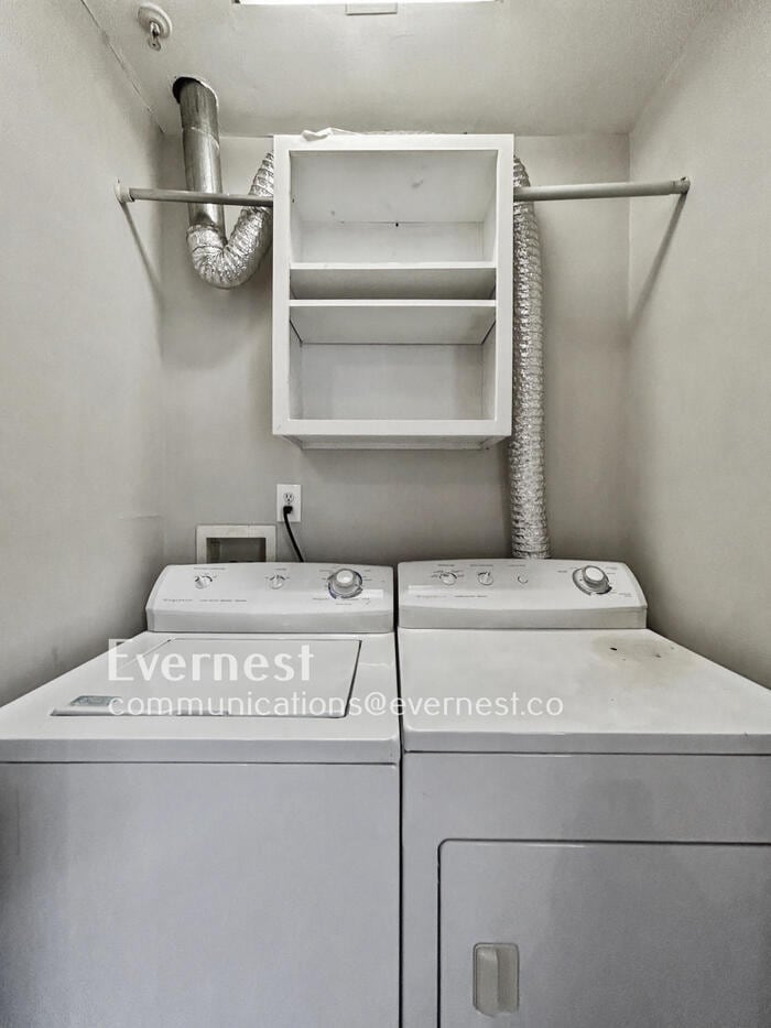 Building Photo - 2418 E Franklin St