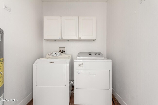 Building Photo - 7340 N 7th Ave