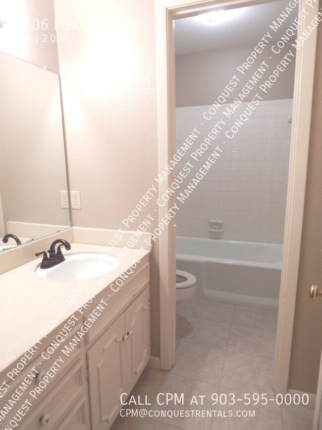 Building Photo - South Tyler! Spacious 3 Bedroom, 2 Bath To...