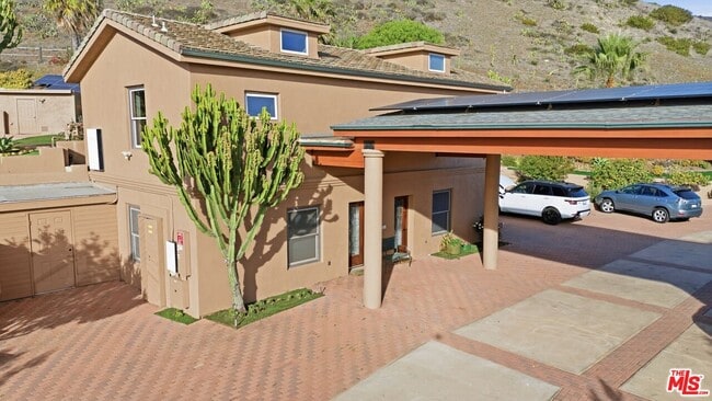 Building Photo - 34077 Pacific Coast Hwy