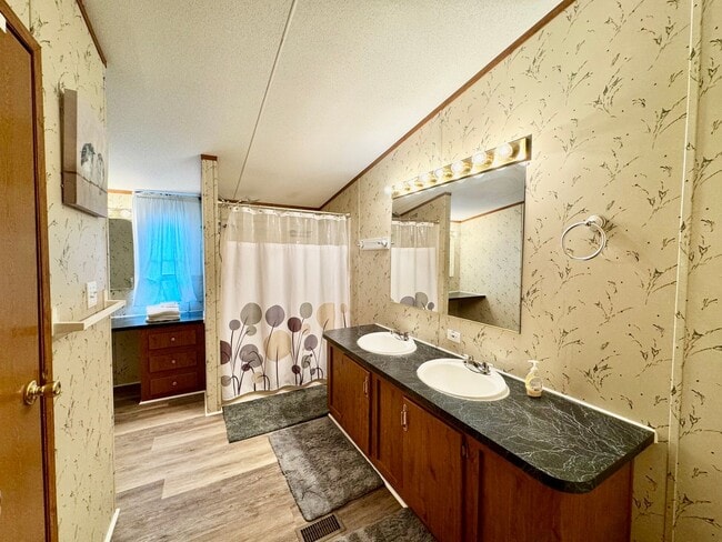 Building Photo - Life Just Got Better.-Short Term Rental