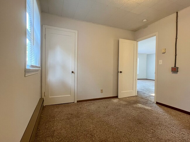Building Photo - 2 bedroom home located in Burien