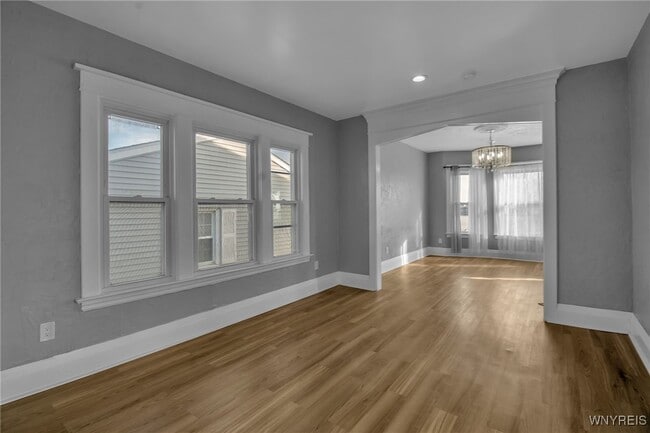 Building Photo - 990 Hertel Ave