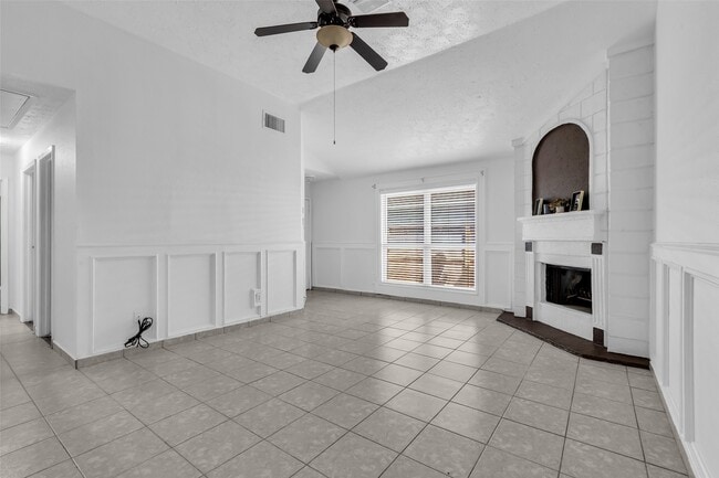 Building Photo - 7227 Greenyard Dr