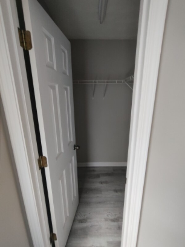 Building Photo - 289 Silver Ridge Dr