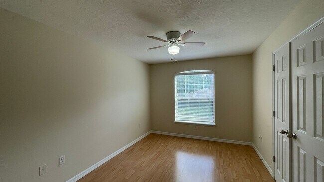 Building Photo - 9484 Strongbark Ln