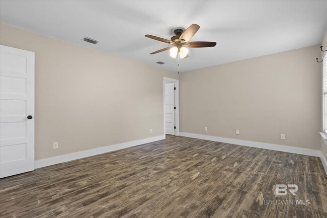 Building Photo - 10 Troyer Ct