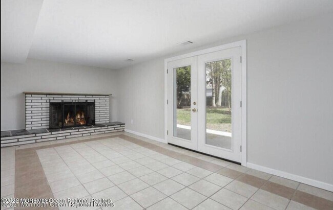 Building Photo - 1015 Zircon Dr