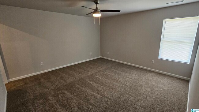 Building Photo - 307 Amber Ave