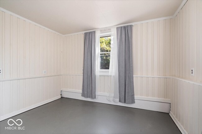 Building Photo - 10293 E County Rd 100 S