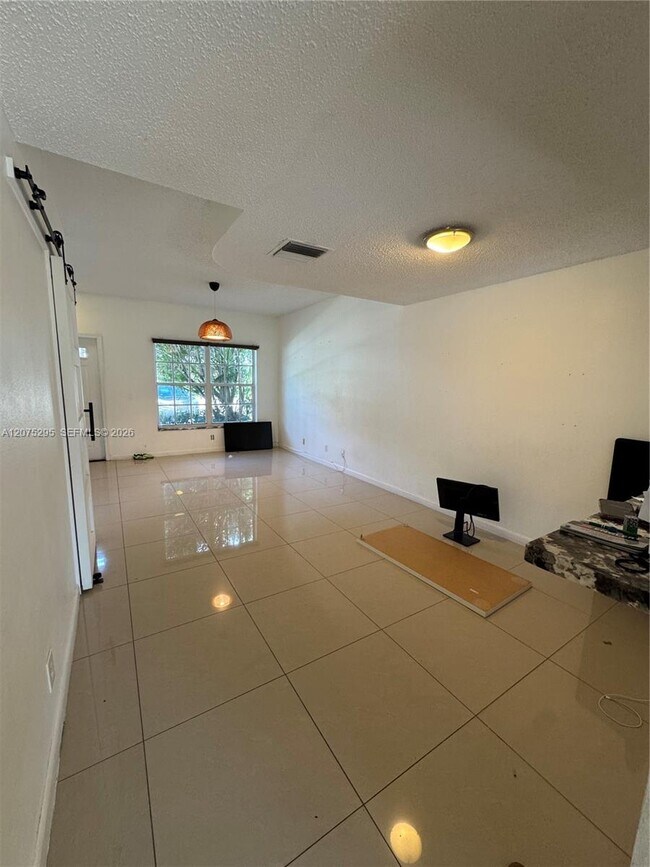 Building Photo - 8207 San Carlos Cir