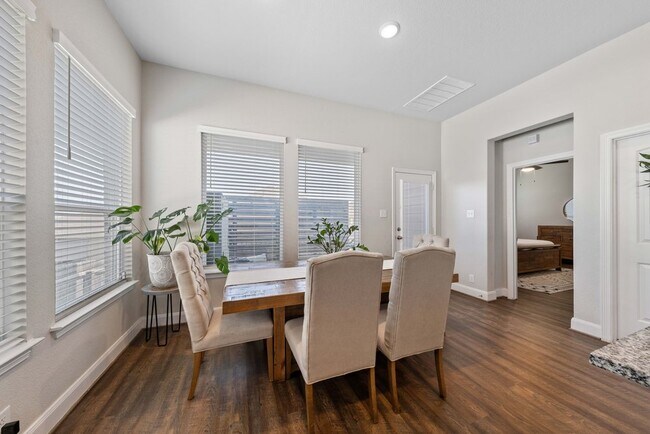 Building Photo - Spacious 4-Bed Oasis with Pool Access & Modern Upgrades in New Braunfels