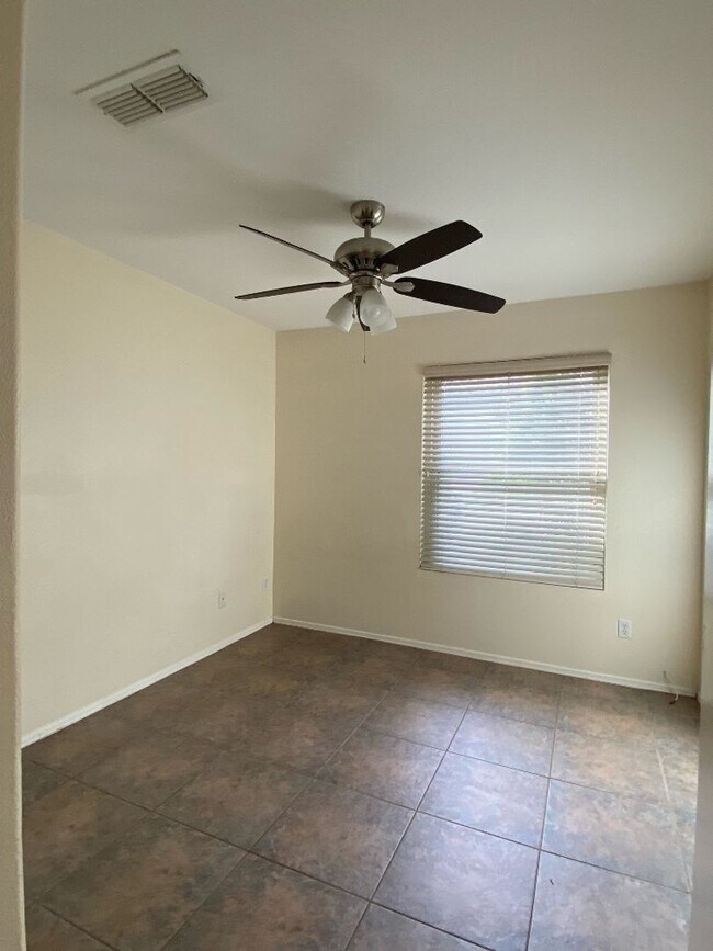 Building Photo - 11425 W Pinehollow Dr